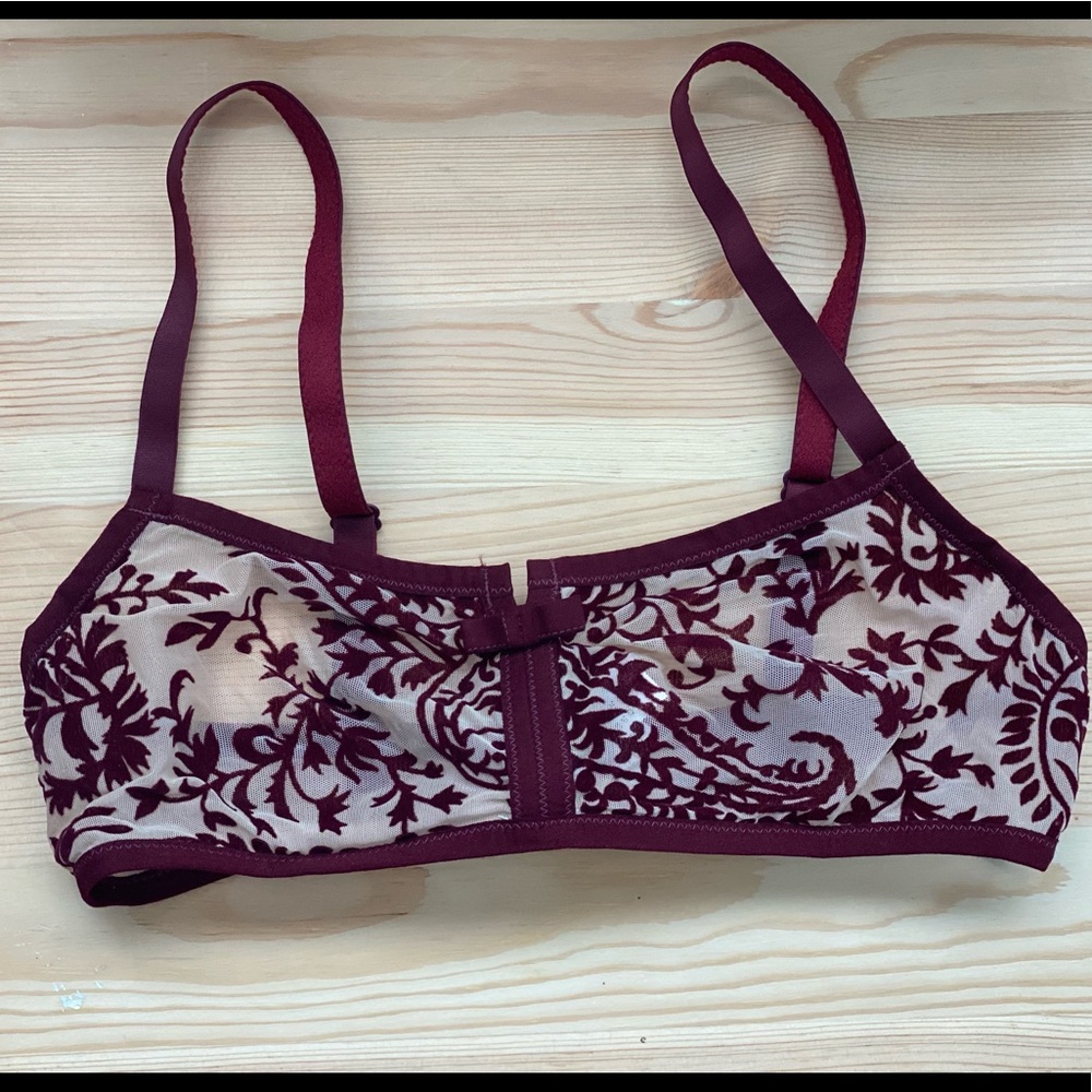Huit 8 Paris lingerie embroidered pattern bra 32C